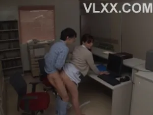 Chị chân dài khí chất cao quý - - không phải thung lũng - -, con bò đen lớn rung động âm vật và hét lên, cơ thể run rẩy và lên đỉnh, và con đĩ rất hạnh phúc